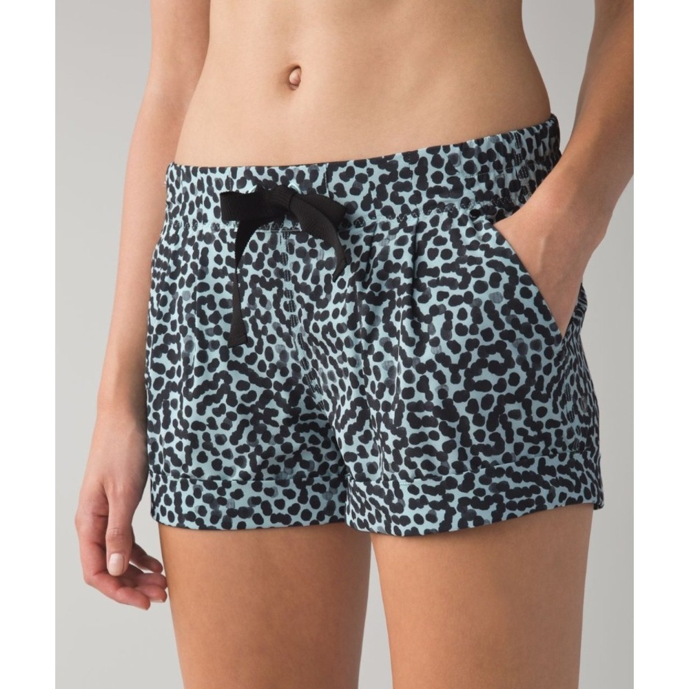 Lululemon Spring Break Away Short 4-way Stretch Ace Spot Tranquil Blue Sz 12 NEW
